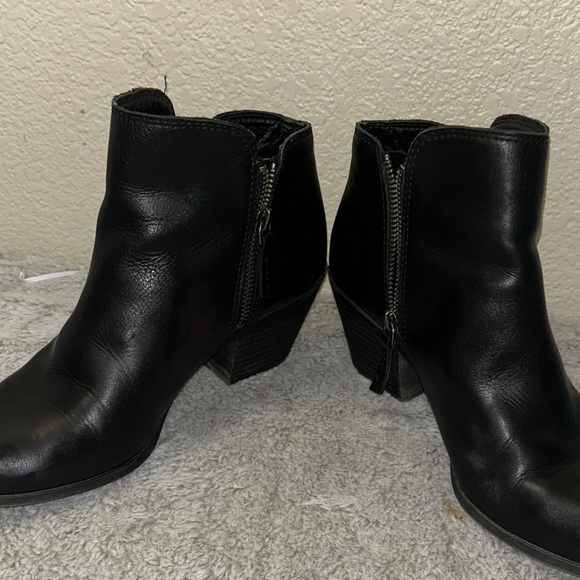Frye Black Ankle Boots with Zipper - Picture 3 of 13